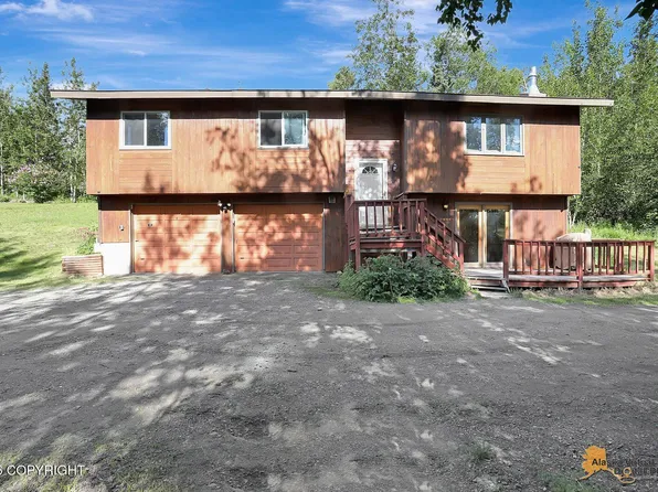 7585 E Rawhide Ln, Palmer, AK 99645