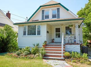 141-10 Cronston Ave, Rockaway Park, NY 11694