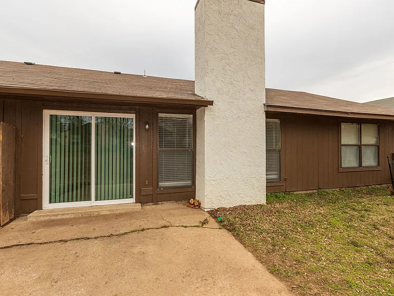 4902 S Gum Ave — Photo 38