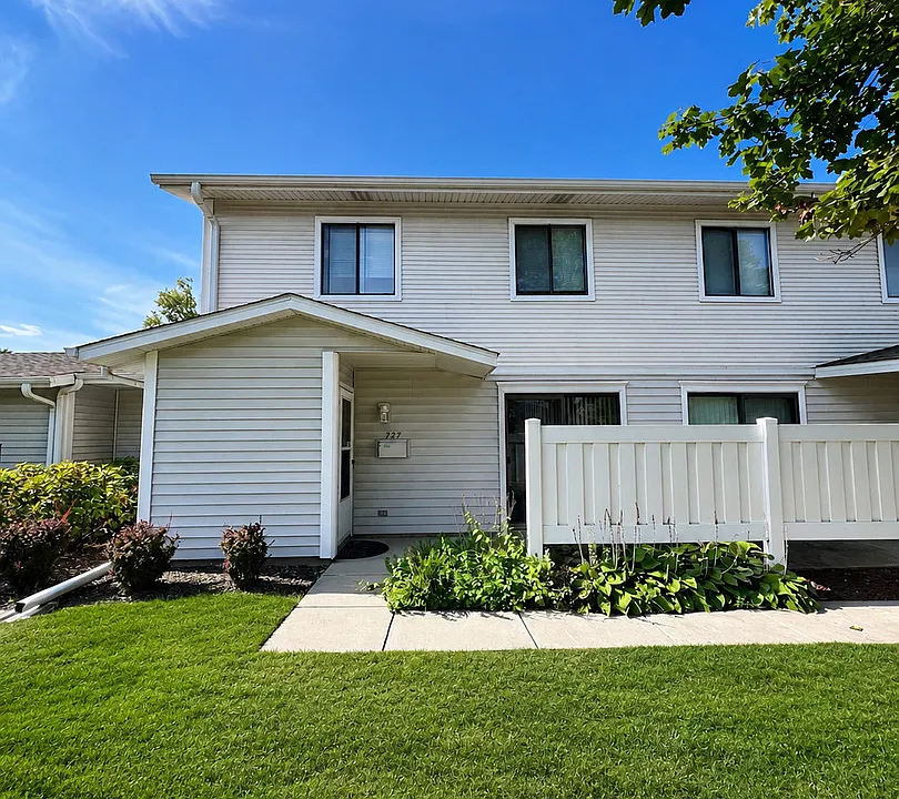 727 Whitesail Dr #727