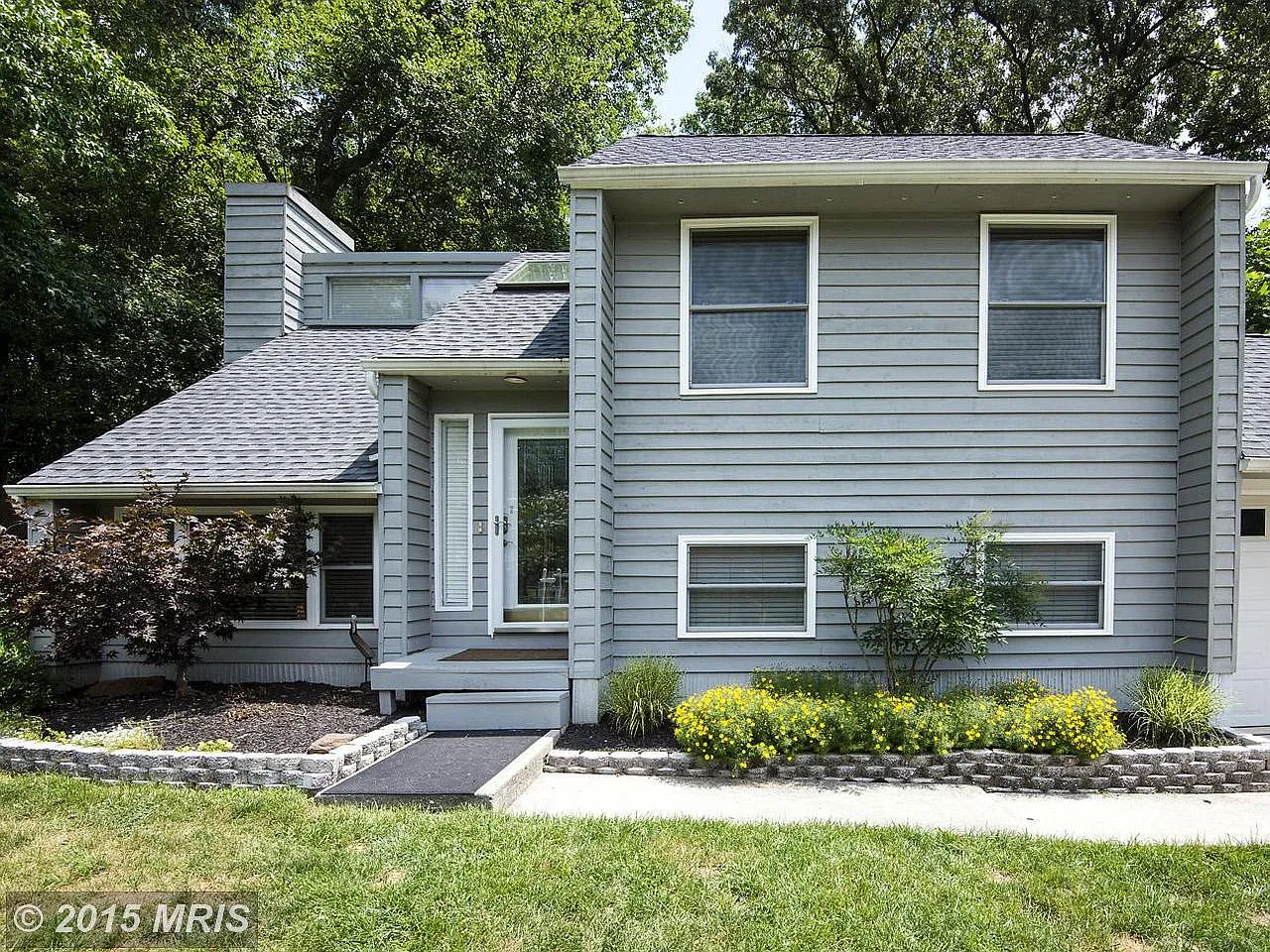 381 Wilett Ct photo 1