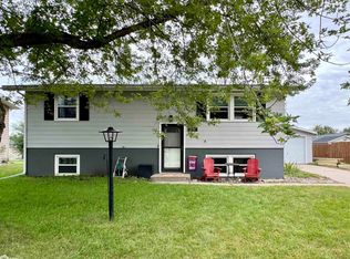 125 Hillhaven Dr, Forest City, IA 50436