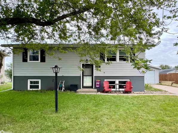 125 Hillhaven Dr, Forest City, IA 50436