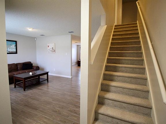 5th image of 739 Lowe Dr