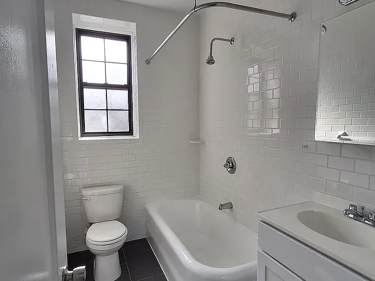 6860 108th St #3H — Photo 2
