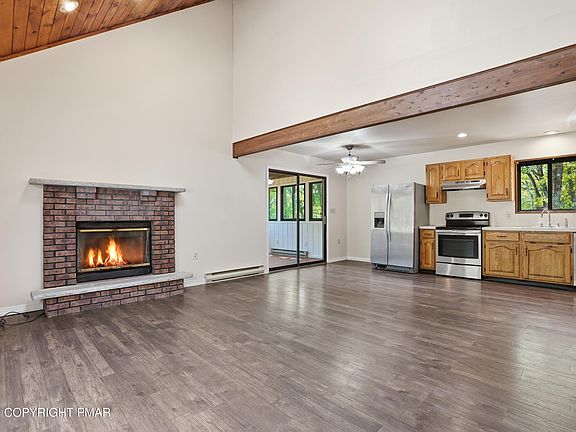 4th image of 107 Morris Pl