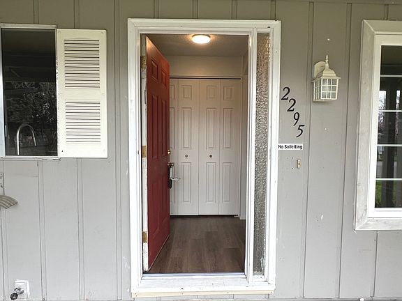 2nd image of 2295 Golden Gardens St