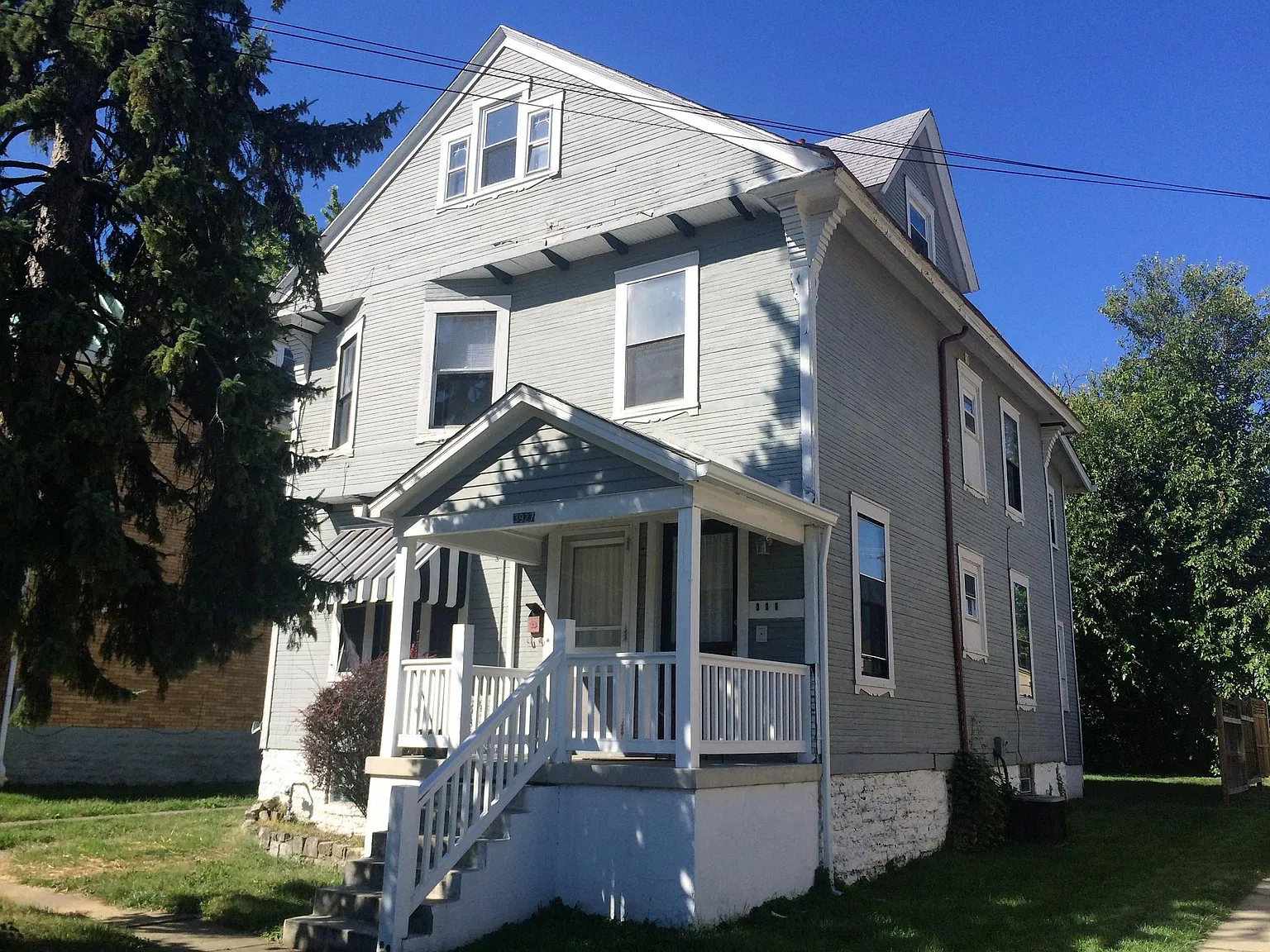 3927 Lindley Ave — Photo 1
