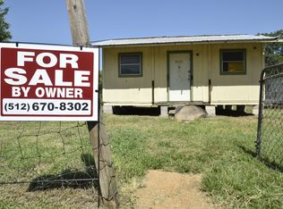 702 Walker St, Smithville, TX 78957