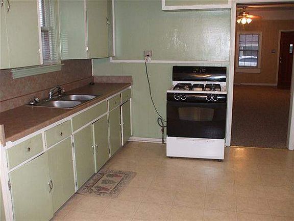 2nd image of 1313 Welch Ave
