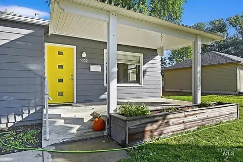 Building Photo - 5000 W Wymosa St
