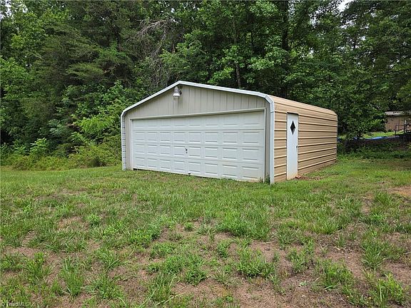 5th image of 1991 Hedrick Mill Rd