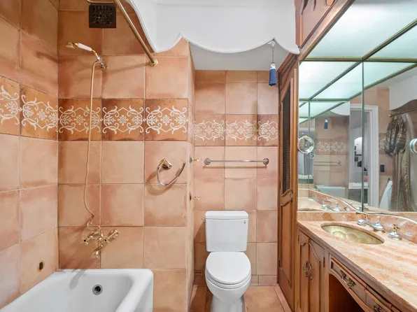 465 Park Avenue image 4 of 10