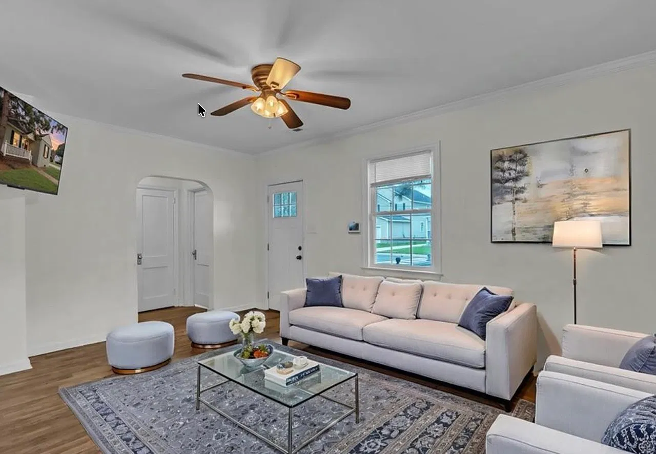 3 bed, 1350 sqft, $2,200 — Photo 2