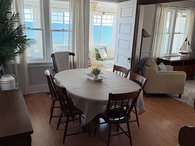 11611 Beach Rd W — Photo 12