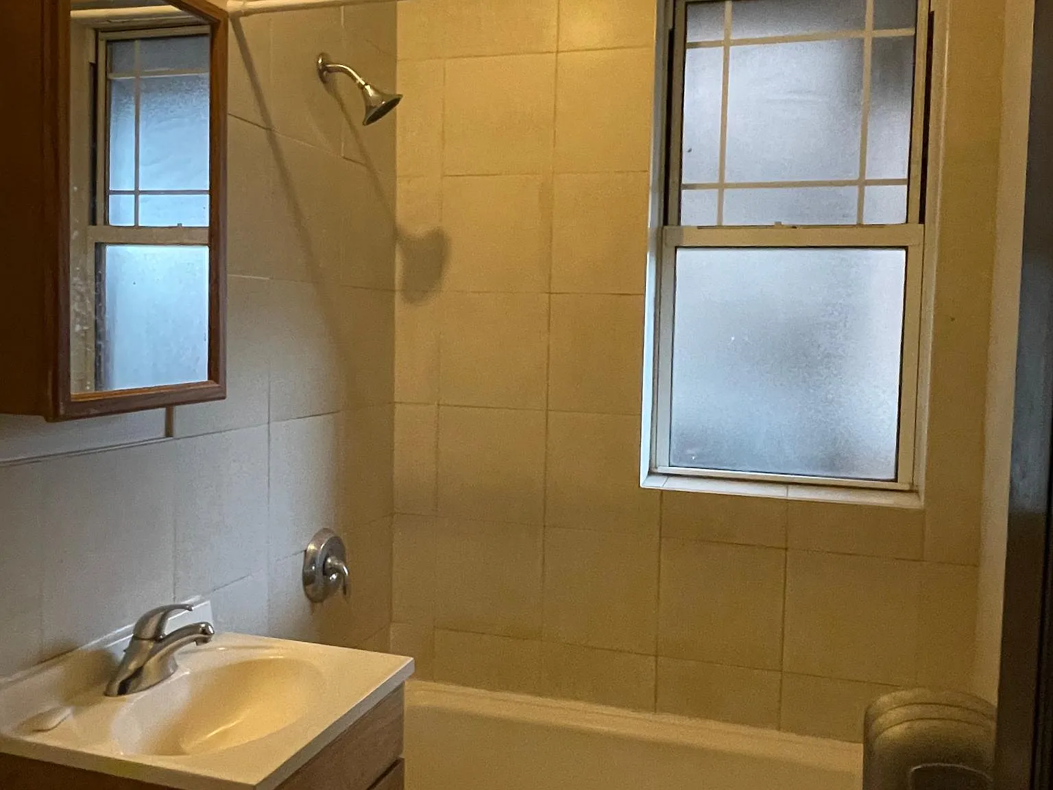 1 bed, 720 sqft, $1,900 — Photo 3