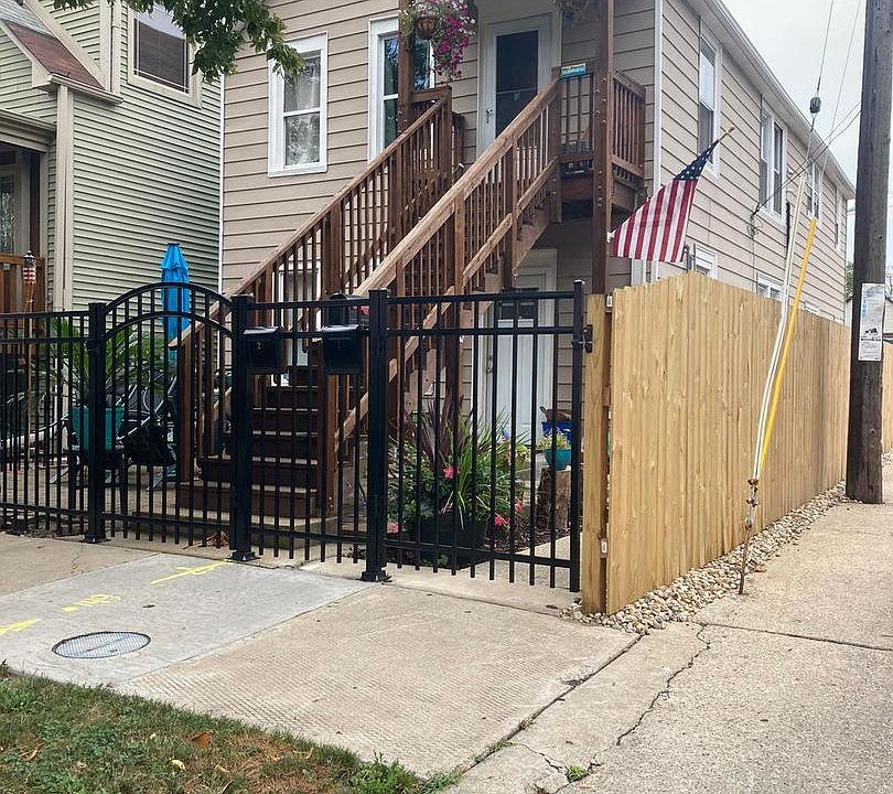 1st image of 3339 S Artesian Ave #2