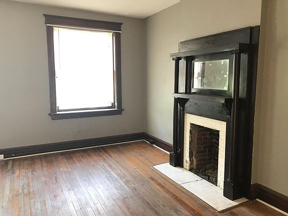 2nd image of 3235 Mount Pleasant St #2F