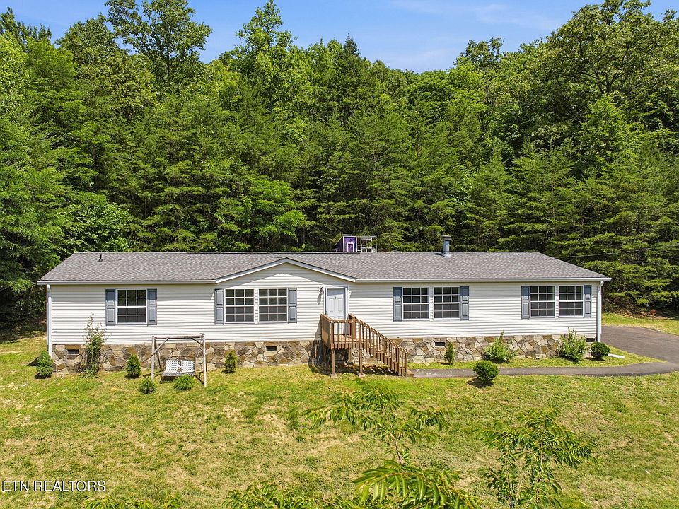 1st image of 835 Mountain View Rd