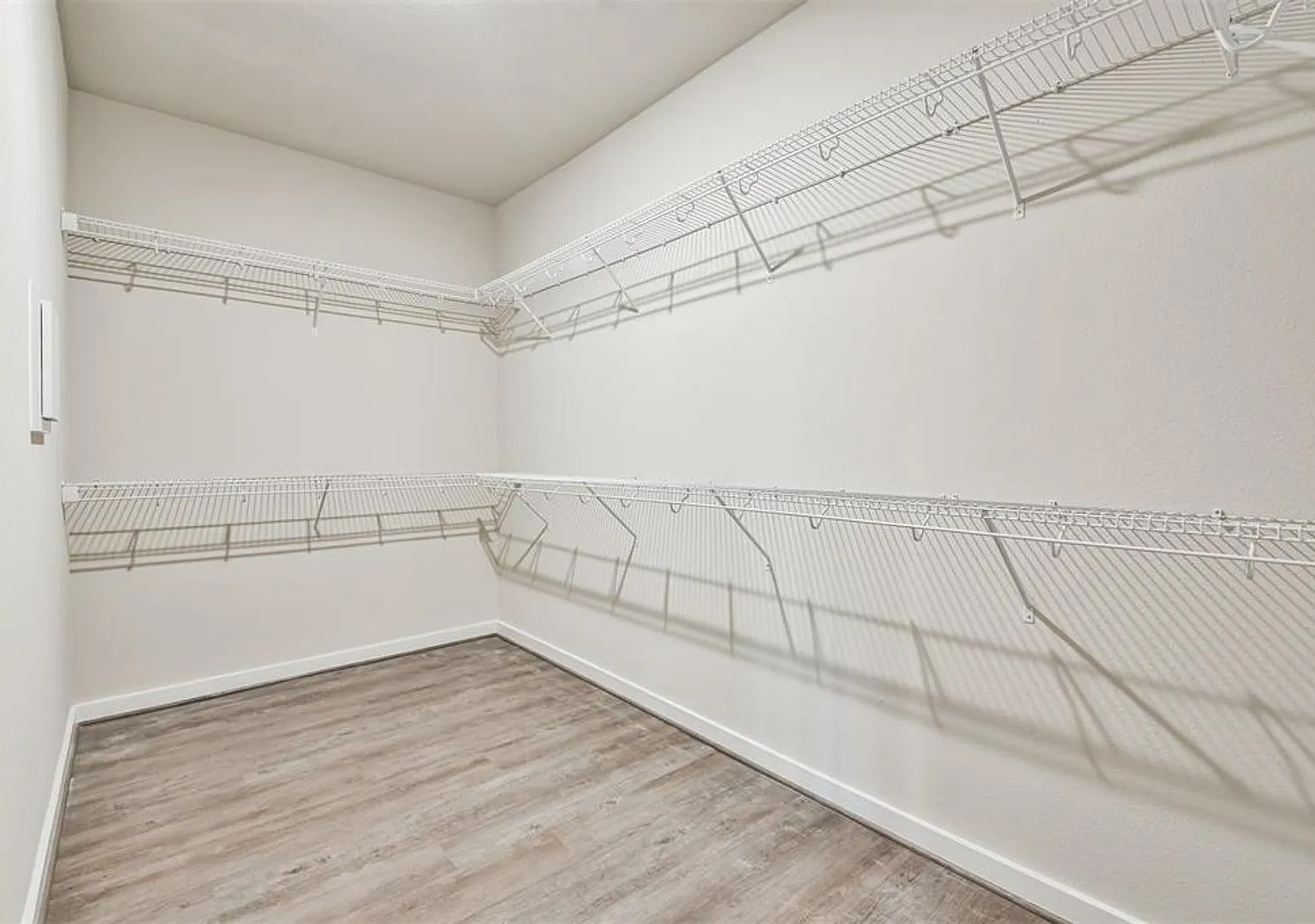 Recently build Woodlands-area 4 bed/4 bath — Photo 3