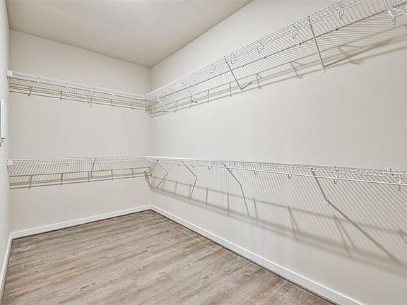 3rd image of 118 Prairie Dawn Cir