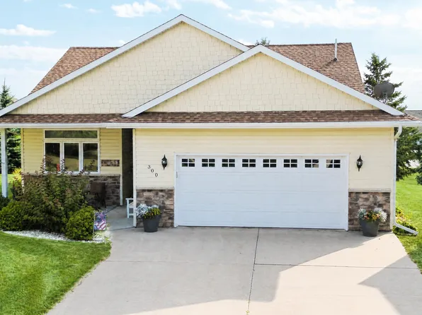 300 Ashley Ct, Alexandria, MN 56308