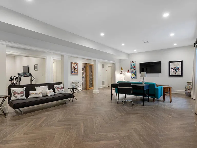 11 Farrell Ct — Photo 33