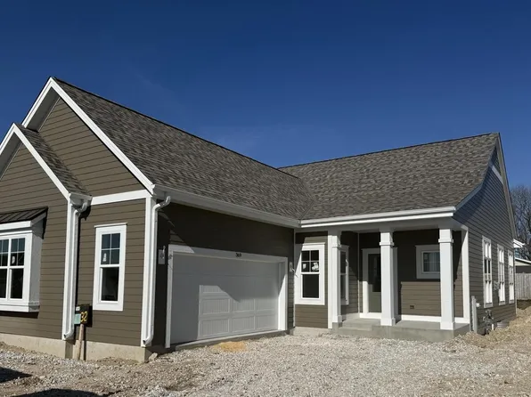 369 Evergreen LANE, Pewaukee, WI 53072