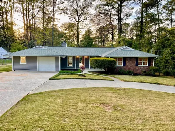 226 Pine Forest Dr, Lawrenceville, GA 30046