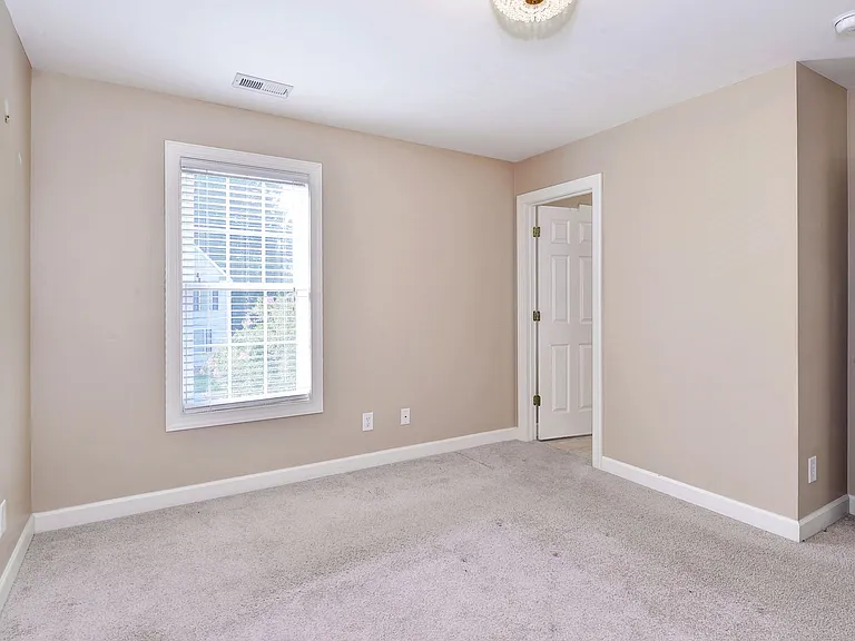 3108 Taylor Ave — Photo 15