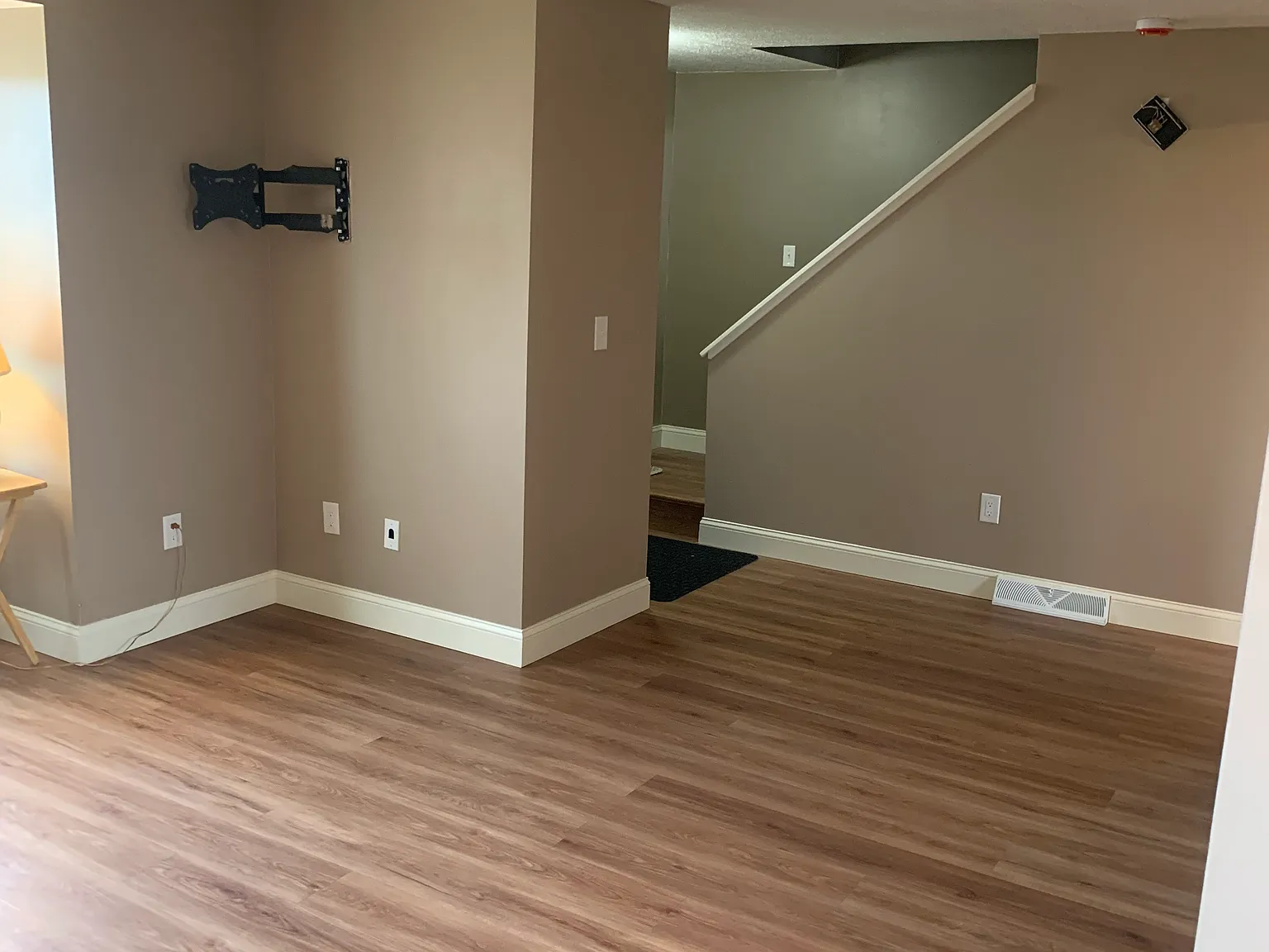 6160 Old Beattie Rd — Photo 2