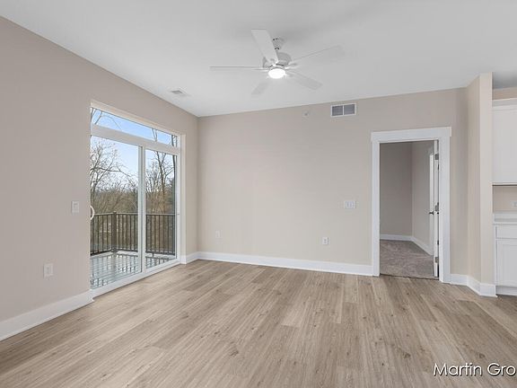 3rd image of 2305 Watertown Way NE