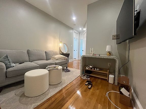 4th image of 505 Beacon St #Ac0c51be2