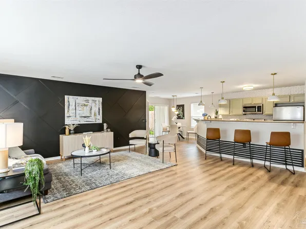 10565 Senegal Dr, Pensacola, FL 32534