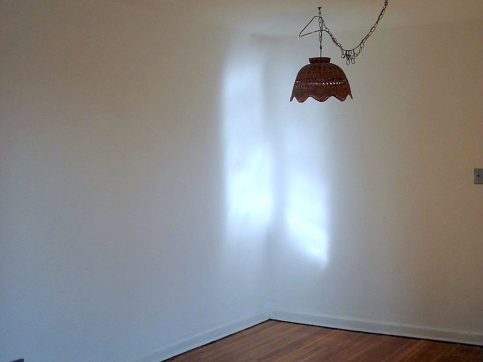 2nd image of 11224 Northern Blvd APT 1A