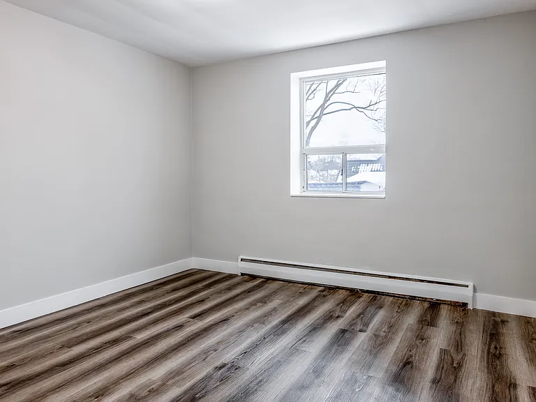 364 Grey St #7 — Photo 10