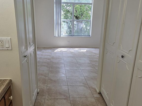 5th image of 3750 Inverrary Dr APT 2F