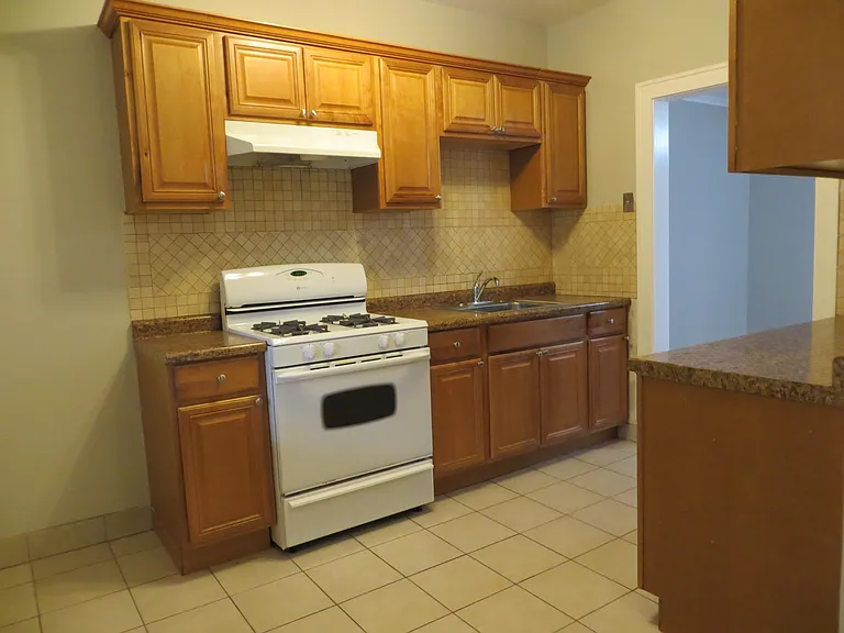 2318 W Argyle St #3W — Photo 5