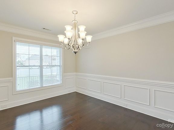 4th image of 1225 Rosecliff Dr