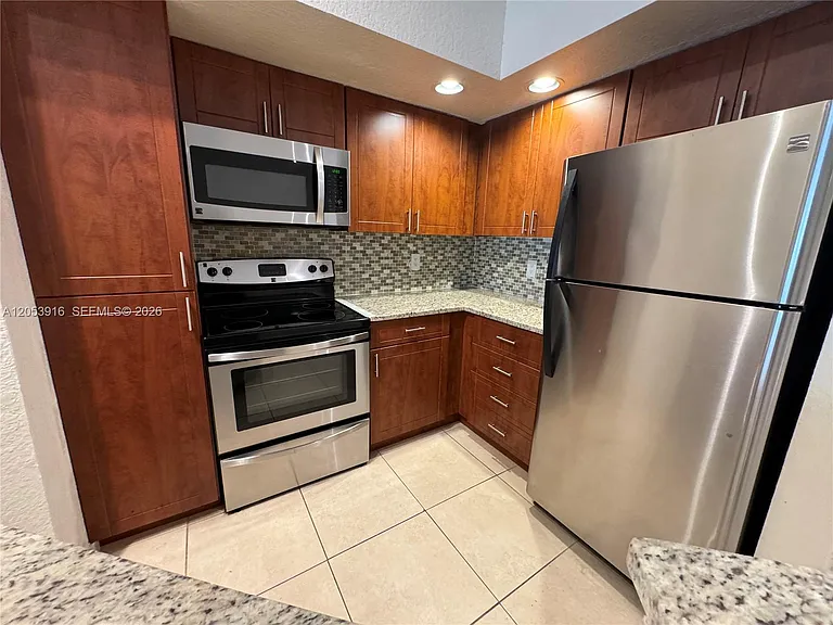 417 Vista Isles Dr #2324 — Photo 8