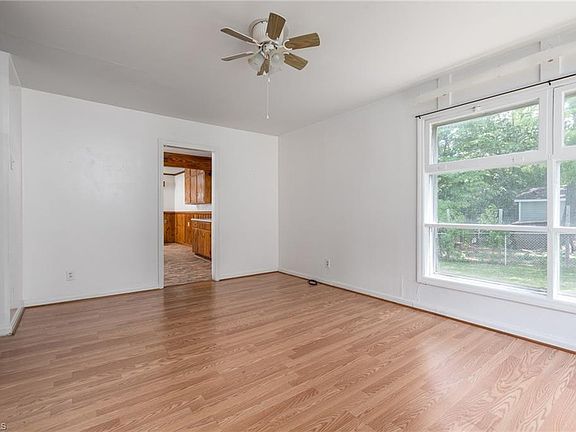 4th image of 1301 Andover Ave