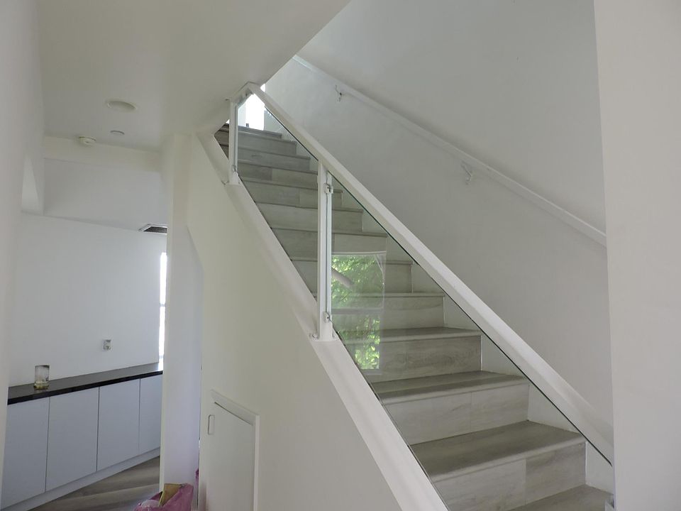 stairs from midlevel to lower floor