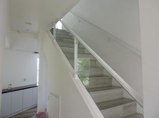 5220 Medina Rd, Woodland Hills, CA 91364