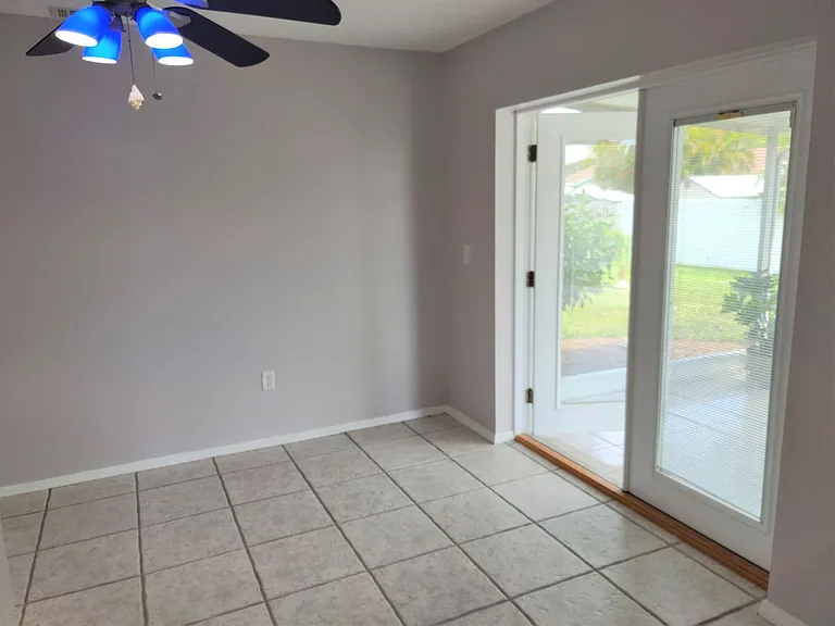 979 Nantucket Rd — Photo 15