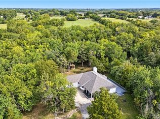 26770 W 226th St, Spring Hill, KS 66083