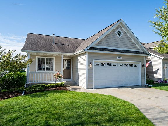 3rd image of 11484 N Lake Dr