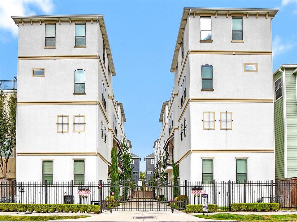 1st image of 1133-1133 W 15th 1/2 St
