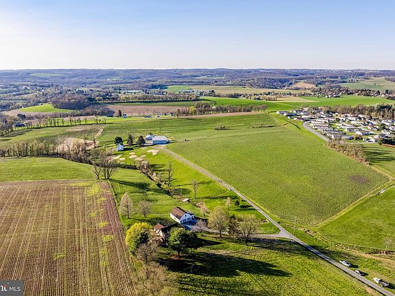 3rd image of 85 Tome Farms Ln