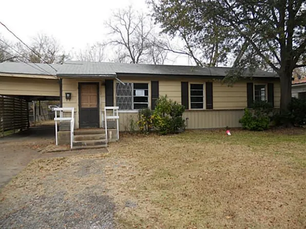 1807 Upthegrove St, Greenville, TX 75401
