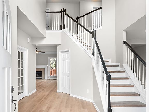 2nd image of 355 Springhouse Cir